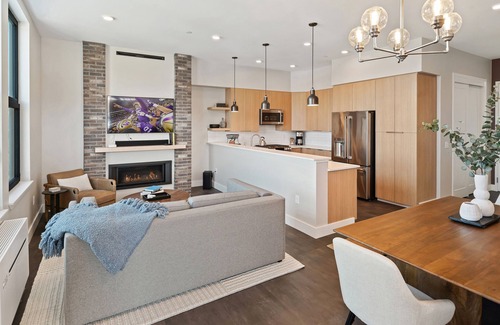 Sandpoint Condo | All new downtown condo. Luxury! Walk everywhere. Pet friendly