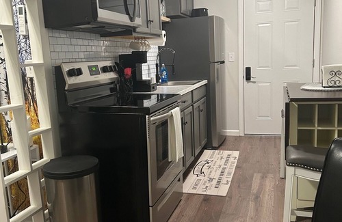 Wallingford Center Apartment | All New Fully Furnished Cozy Studio