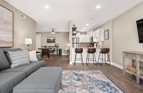 Bountiful Condo | All New Mid-Term, Centrally Located Retreat