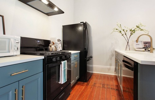 Faubourg Marigny Apartment | All-New Renov Large 3 bdrm, 2 ba Apt Huge Balcony on Frenchmen Street