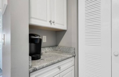 Gifford Condo | All newly furnished condo in beautiful Vero Beach Fl. 1 mile from intercostal