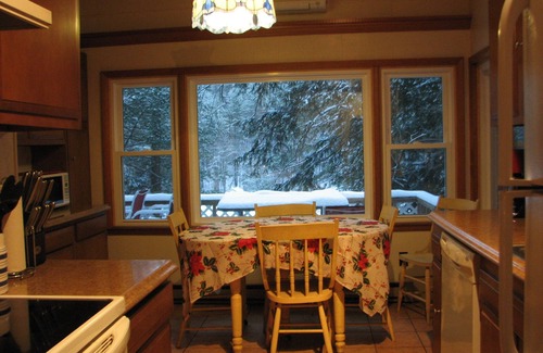 Lake Luzerne-Hadley Cottage | All Season Adirondack Rental