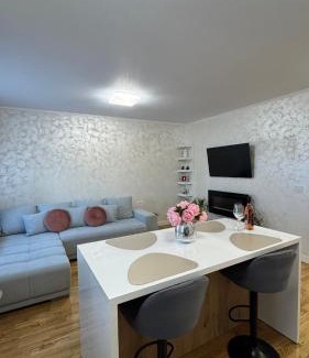 Tractorul Apartment | All season apartaments