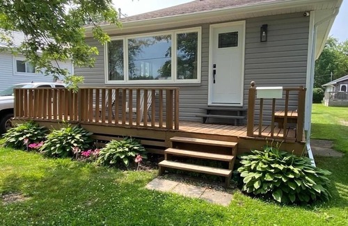 Wainfleet Cottage | All Season Cottage steps to Long Beach