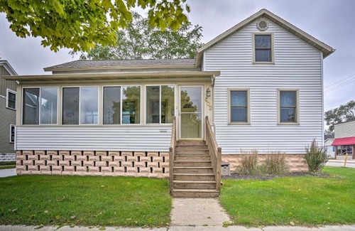 Grand Haven House | All-Season Grand Haven Getaway with Deck!
