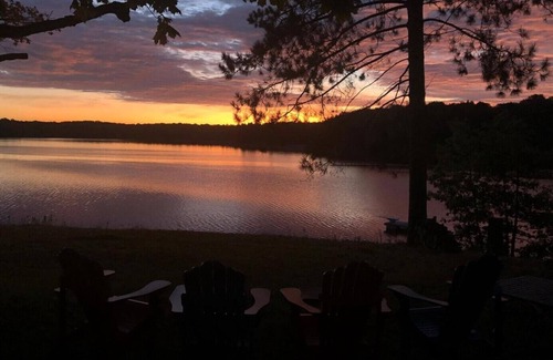 MacTier Cottage | All season Lakefront cottage!