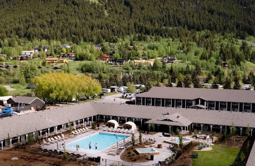 Jackson Apartment | All-Season Pool & Hot Tub at Retro Wyoming Lodge Ideal for Families