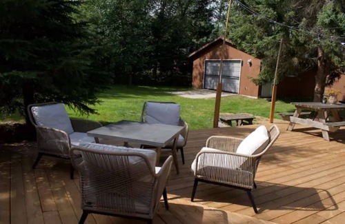 Whiteshell House | All season retreat at Star Lake, Whiteshell