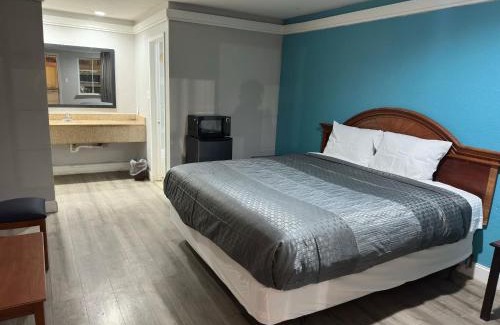 Cedar Crest Hotel | All Season Suites Inn
