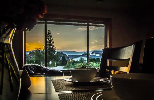 South Pandosy Bed & Breakfast | All Seasons Bed & Breakfast
