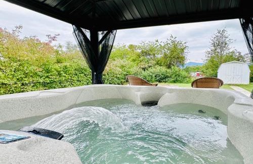 Luray House | All Seasons Cottage - Game Room - Firepit By Zen Living Short Term Rental