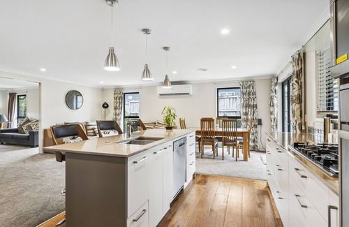 Pokeno House | All Seasons Cottage - Pokeno Holiday Home