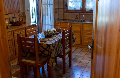 Lake Plastiras Villa | All Seasons Guest House