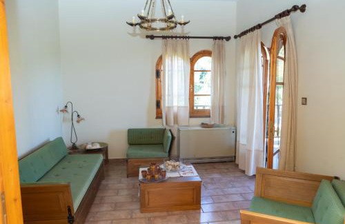 Lake Plastiras House | All Seasons Guest House