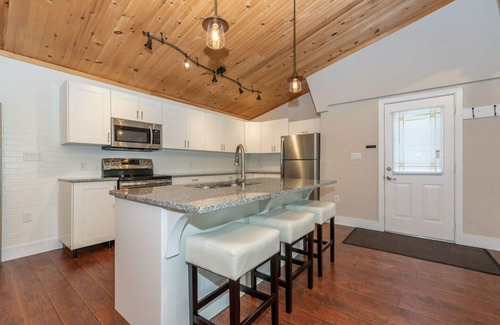 Gravenhurst House | All Seasons - Muskoka Retreat on Sparrow Lake