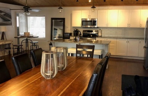 Gravenhurst House | All Seasons - Muskoka Retreat on Sparrow Lake