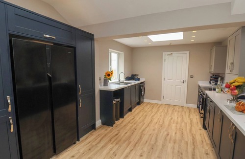 Muston Cottage | ALL SEASONS, pet friendly, character holiday cottage in Filey