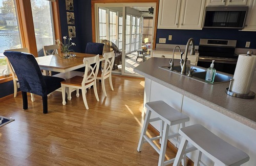 North Webster House | All-Sports Lakefront, Pier/Slip, Kayaks, 3Bd/2.5Ba, Sleeps 10