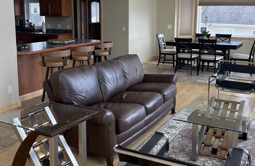 Whitmore Lake House | All sports Lakefront home 11 min. from downtown Ann Arbor