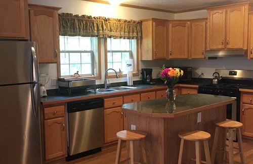 Milford House | All Star Acres. Only 2 miles to Dreams Park