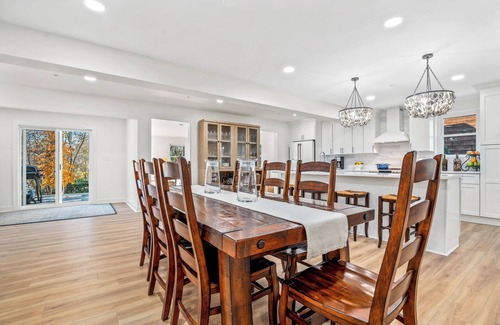 Wardour House | All Star Annapolis Retreat - Walk to Stadium