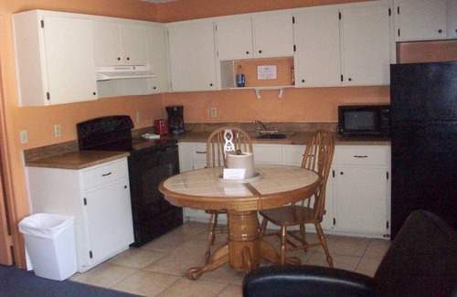 Edgewater Hotel | All Suite Motel