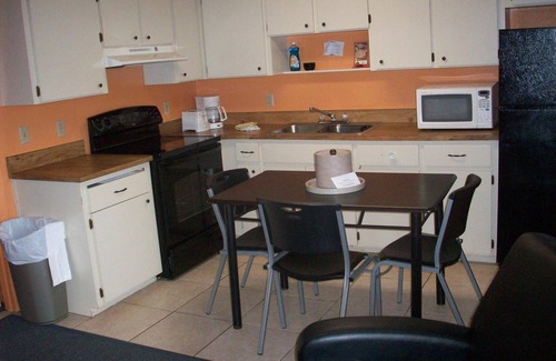 Edgewater Hotel | All Suite Motel