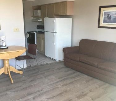 Lewisburg Hotel | All Suites Inn Budget Host
