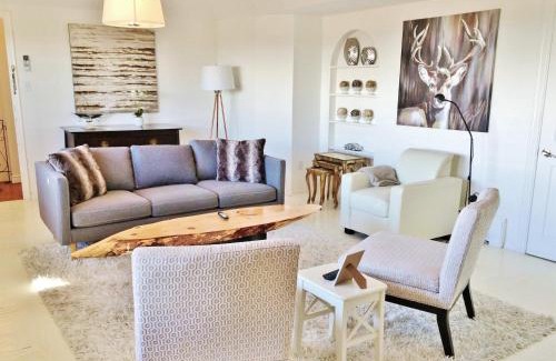 Kingston Hotel | All Suites Whitney Manor