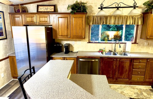 Bellevue House | All the excitement of Nashville AND a quiet retreat to recharge & re-energize!