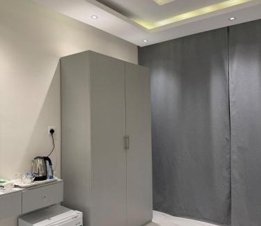 Duba Apartment | All the services are available at home