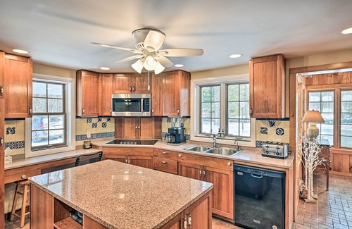 Town of Conesville House | All Year-Round Retreat Near Windham Mountain