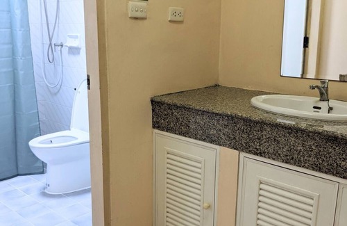 Phlabphla House | All you can need private room with king bed perfect for long stay in Bangkok