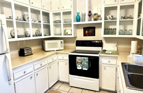 Fayetteville House | All you need to bring is you!