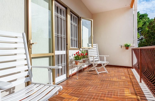 Municipio 4 House | Alla Villa In Bari City, Bari, Italy
