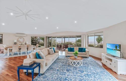 Mount Frome House | Allambie - Poolside Elegance in Mudgee Countryside