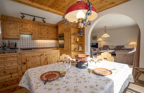 Engadin Scoul Apartment | Allegra and welcome to the Chasa Nalains vacation apartment.