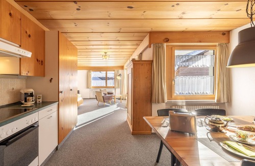 Engadin Scoul Apartment | Allegra und Herzlich Willkommen in der Ferienwohnung Chasa Val Parterre