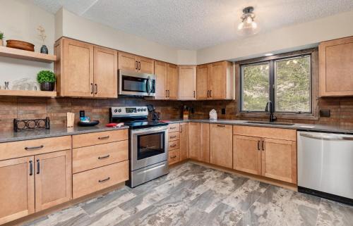 Windcliff Estates House | Alleman North Condominium 3 Bedroom condo