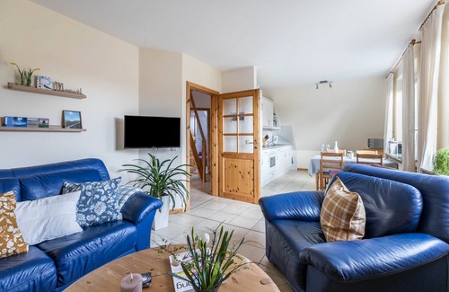 Suden Apartment | Allergy-friendly holiday flat 'Bi uns to hus - Morgensünn' with terrace, garden and WLAN