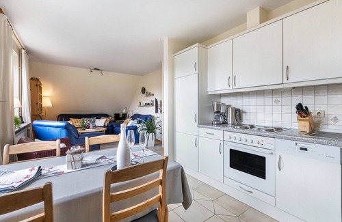 Suden Apartment | Allergy-friendly holiday flat 'Bi uns to hus - Morgensünn' with terrace, garden and WLAN