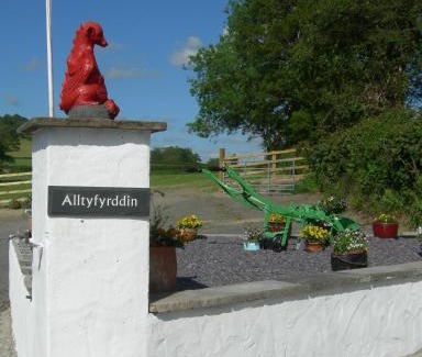 Pont-ar-gothi House | Alltyfyrddin Farm Guest House at The Merlin's Hill Centre