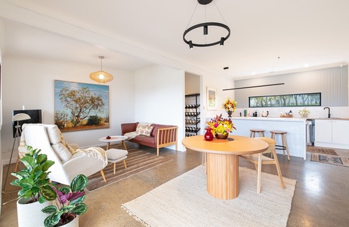 McLaren Flat Villa | Alluca Villa McLaren Vale vineyard escape
