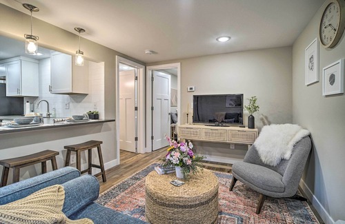 Turnagain Apartment | Alluring Anchorage Apt - Walk to Coastal Trl!