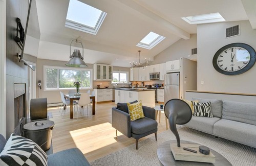 Hampton Bays House | Alluring Hampton Bays Hideaway Less Than 2 Mi to Beach!