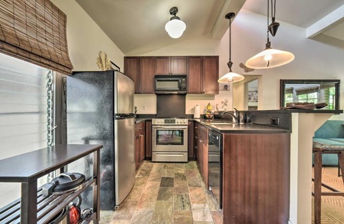 Historic Lahaina Front Street Apartment | Alluring Lahaina Condo with Walkable Location!