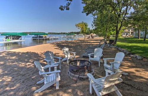 Nisswa House | Alluring Nisswa Cabin on Gull Lake with Fireplace!