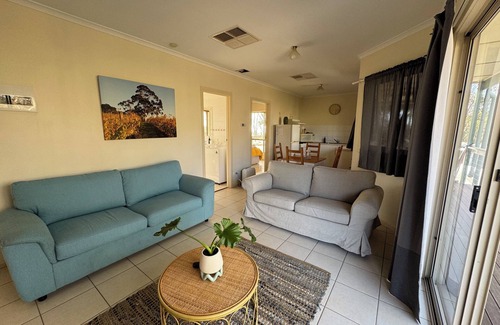 Yankalilla Villa | Allusion Farmstay & Vineyard - Unit 2 Shiraz - Pets negotiable