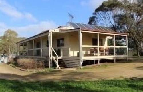 Yankalilla Villa | Allusion Farmstay & Vineyard - Unit 2 Shiraz - Pets negotiable