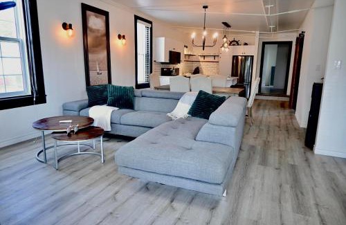 Alma Apartment | Alma 2 bedroom Sleeps 6